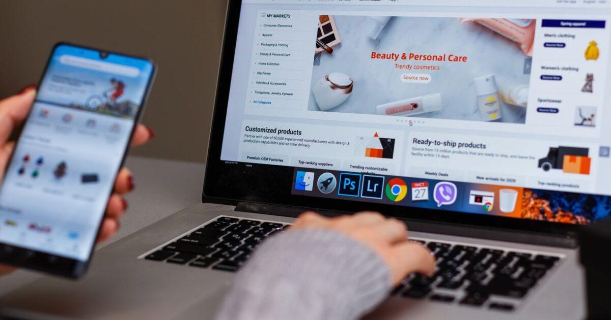 Capa do post: Como uma landing page conquista clientes: público, título, ação e teste