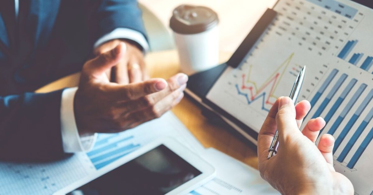 Capa do post: Consultoria de CRO: como funciona, etapa por etapa, e quando contratar