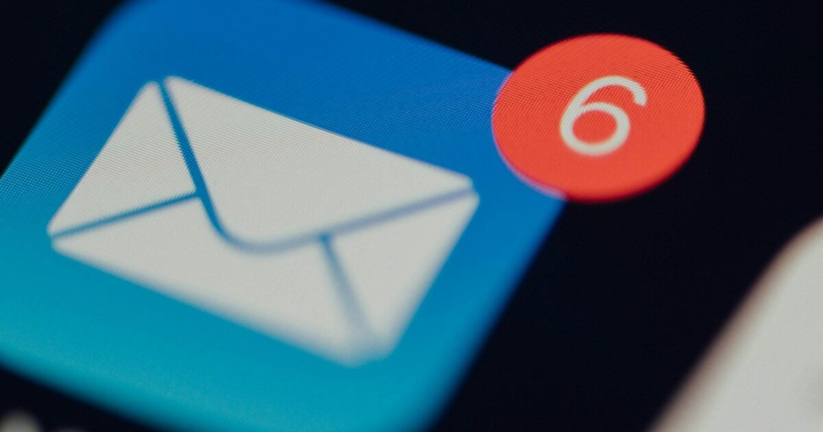 Capa do post: E-mail marketing para advogados: newsletter jurídica dentro da OAB e da LGPD