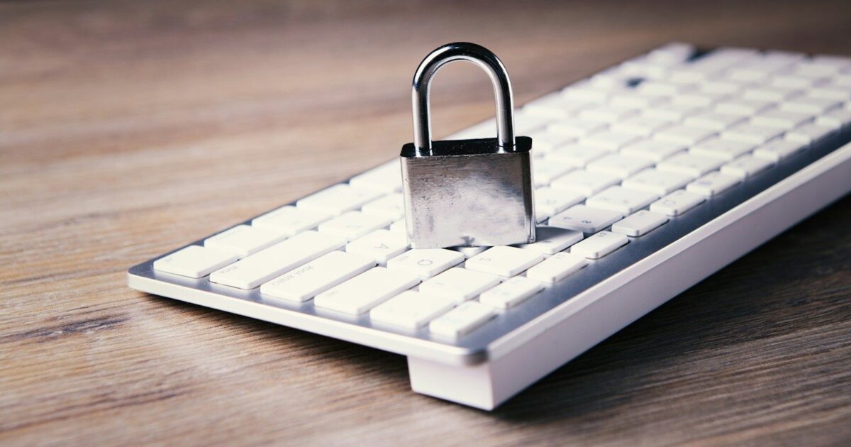 Capa do post: LGPD no site do escritório de advocacia: política de privacidade, formulário, cookies e WhatsApp