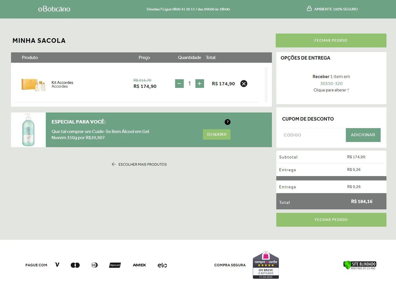 Carrinho da loja virtual de O Boticário em abril de 2020, com o produto, a sugestão de álcool em gel, o valor da entrega e dois botões Fechar pedido
